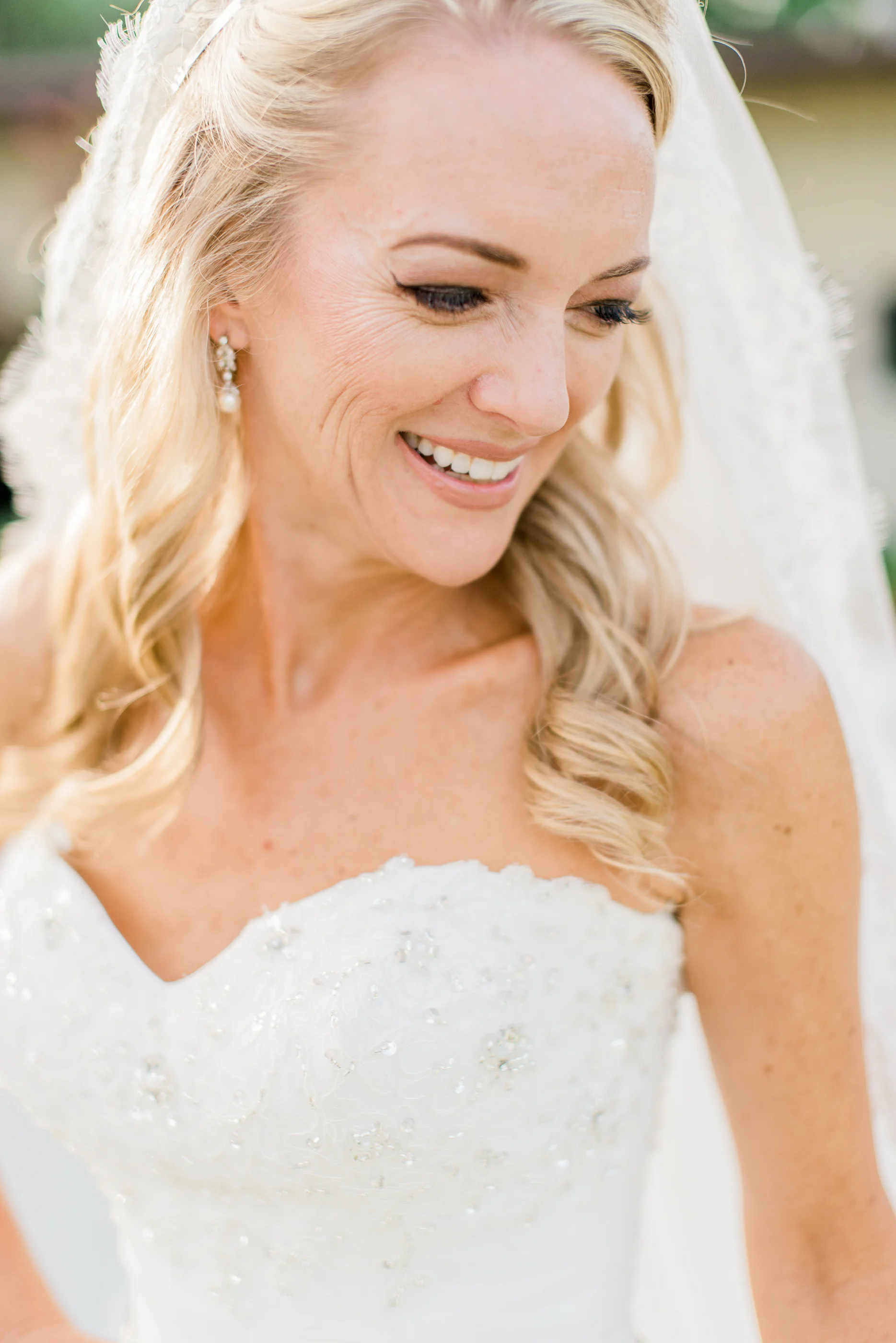 DonnasLegacyEventCenter_AlvinTexas_BrazoriaCountyWeddingPhotographer_AlvinBridalSession_Bridalswithhorses (16).jpg