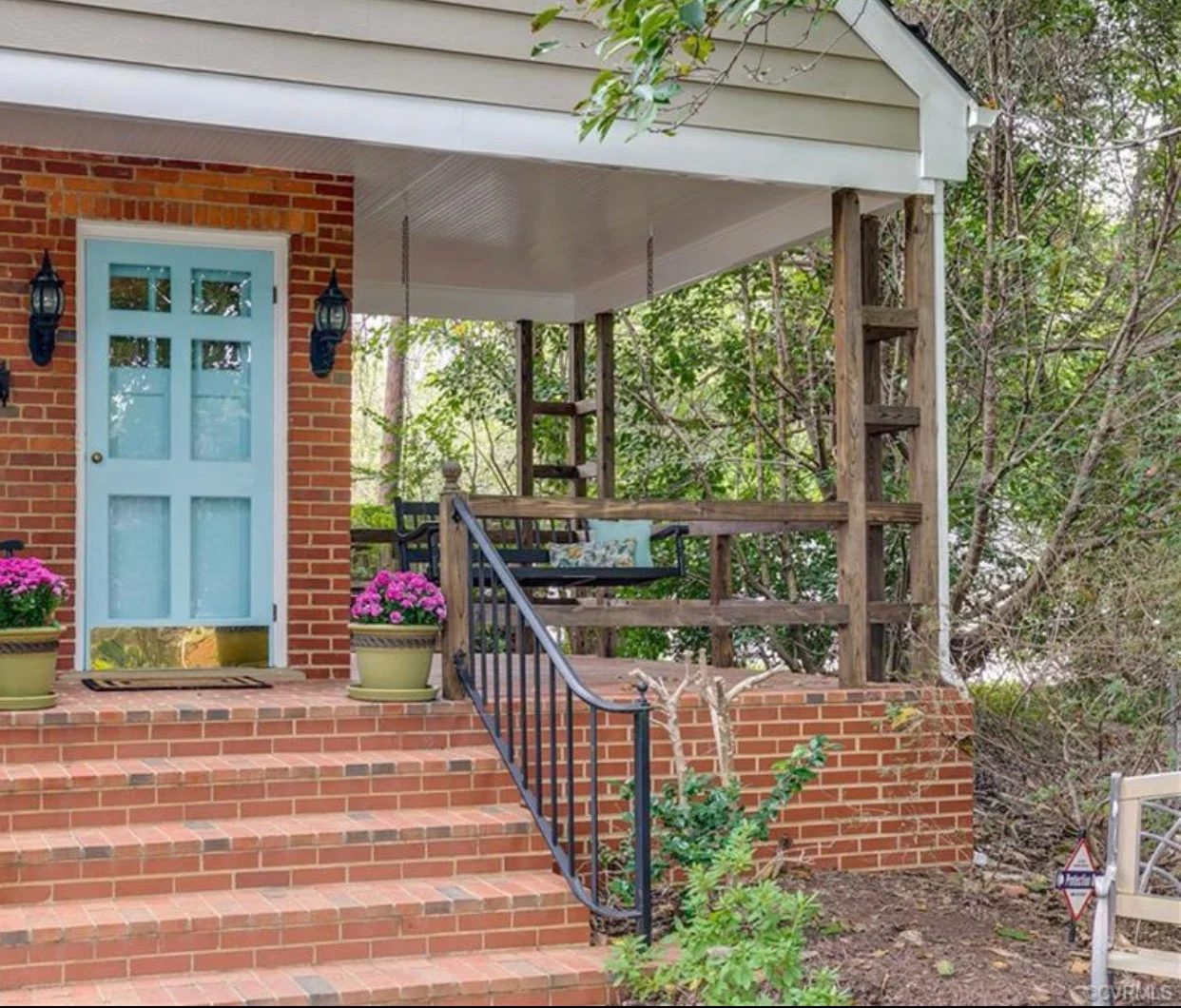 Our advice through the home staging consultation helped transform this area from lack luster to welcoming.