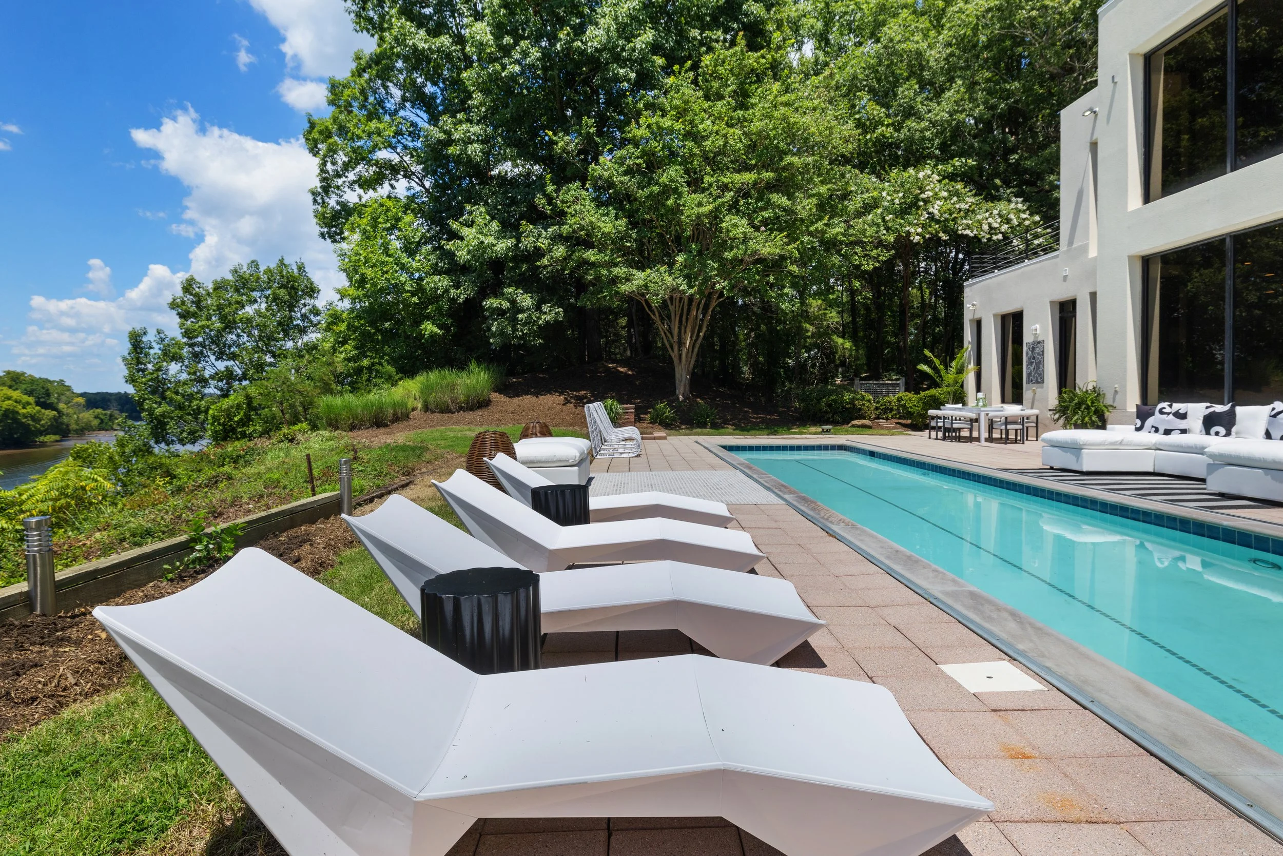 1400-Aqua-Vista-Lane-Luxury-Home-Staging-Jsquared-Richmond-VA8.jpg