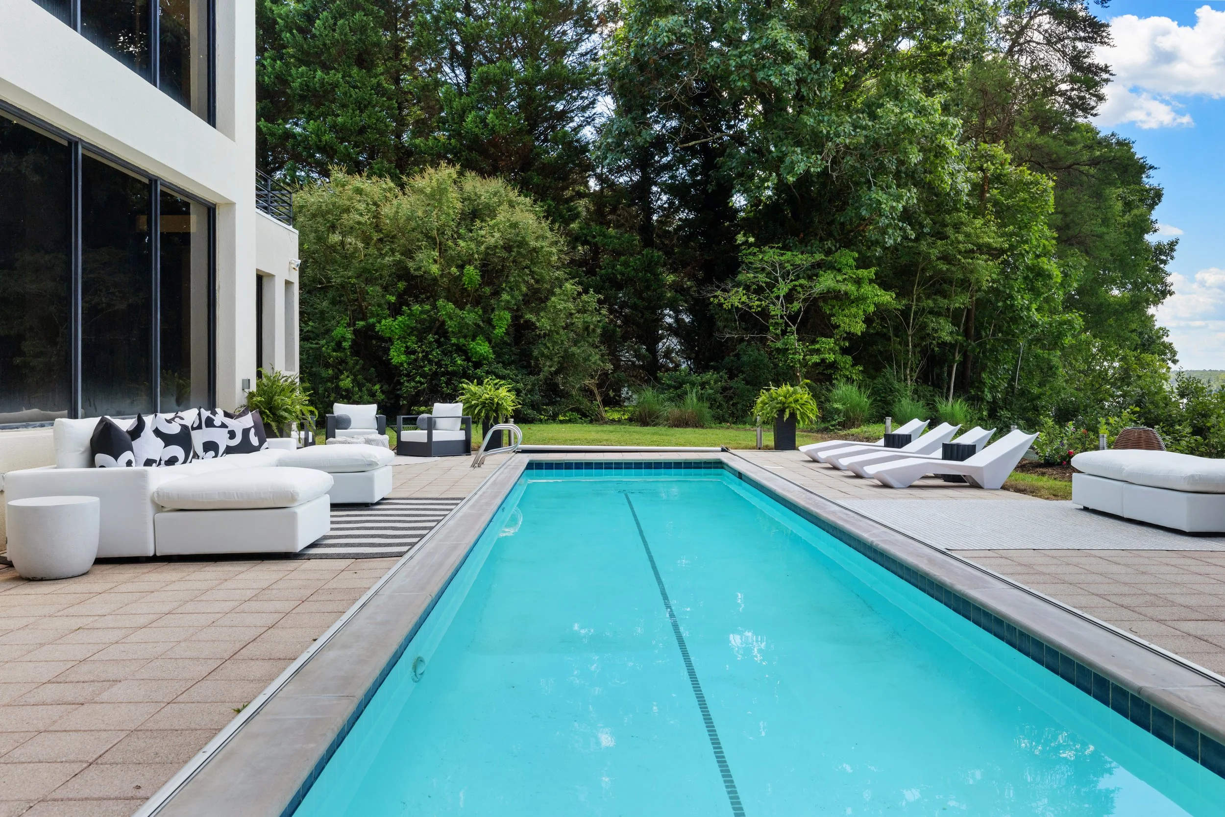 1400-Aqua-Vista-Lane-Luxury-Home-Staging-Jsquared-Richmond-VA14.jpg