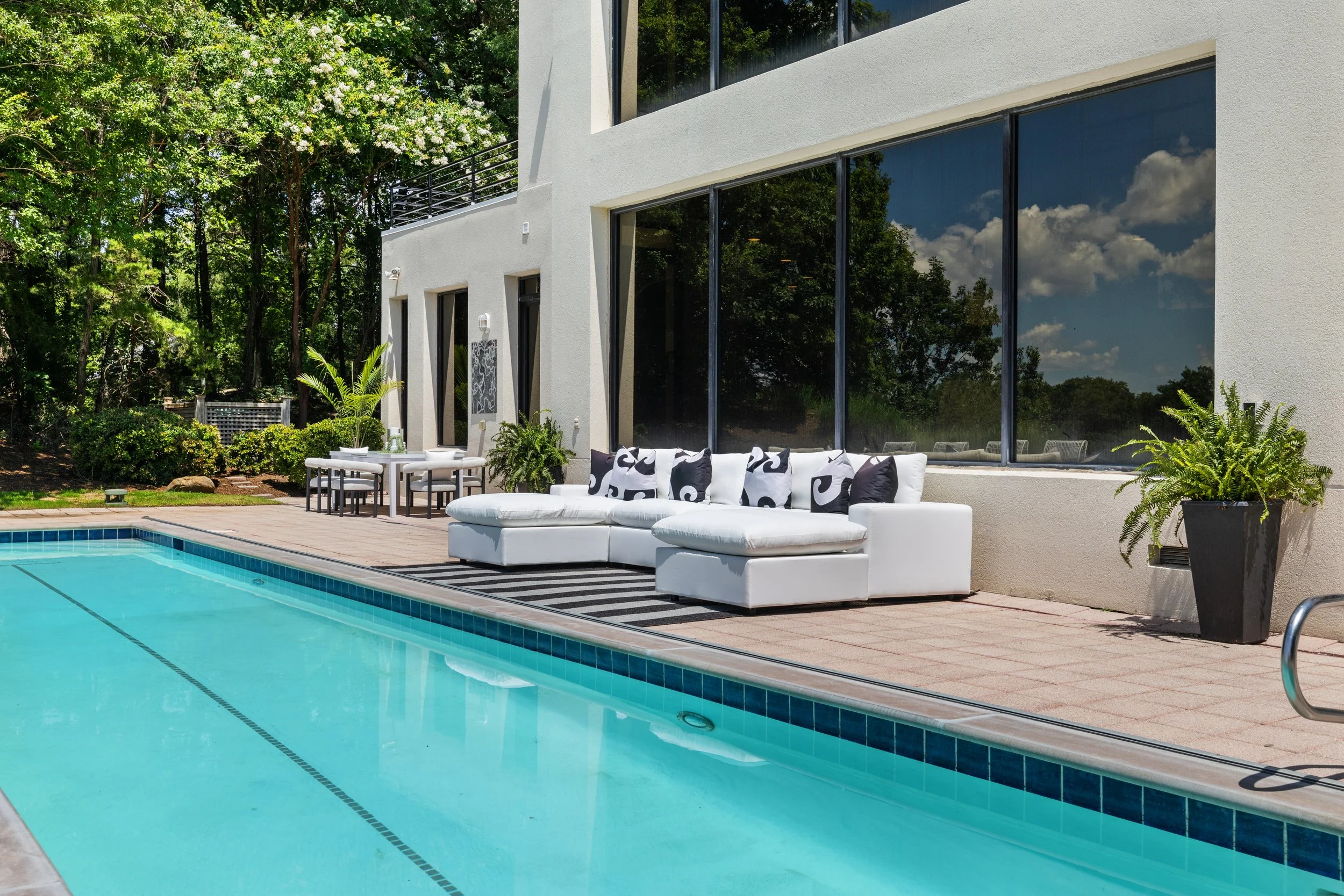 1400-Aqua-Vista-Lane-Luxury-Home-Staging-Jsquared-Richmond-VA6.jpg