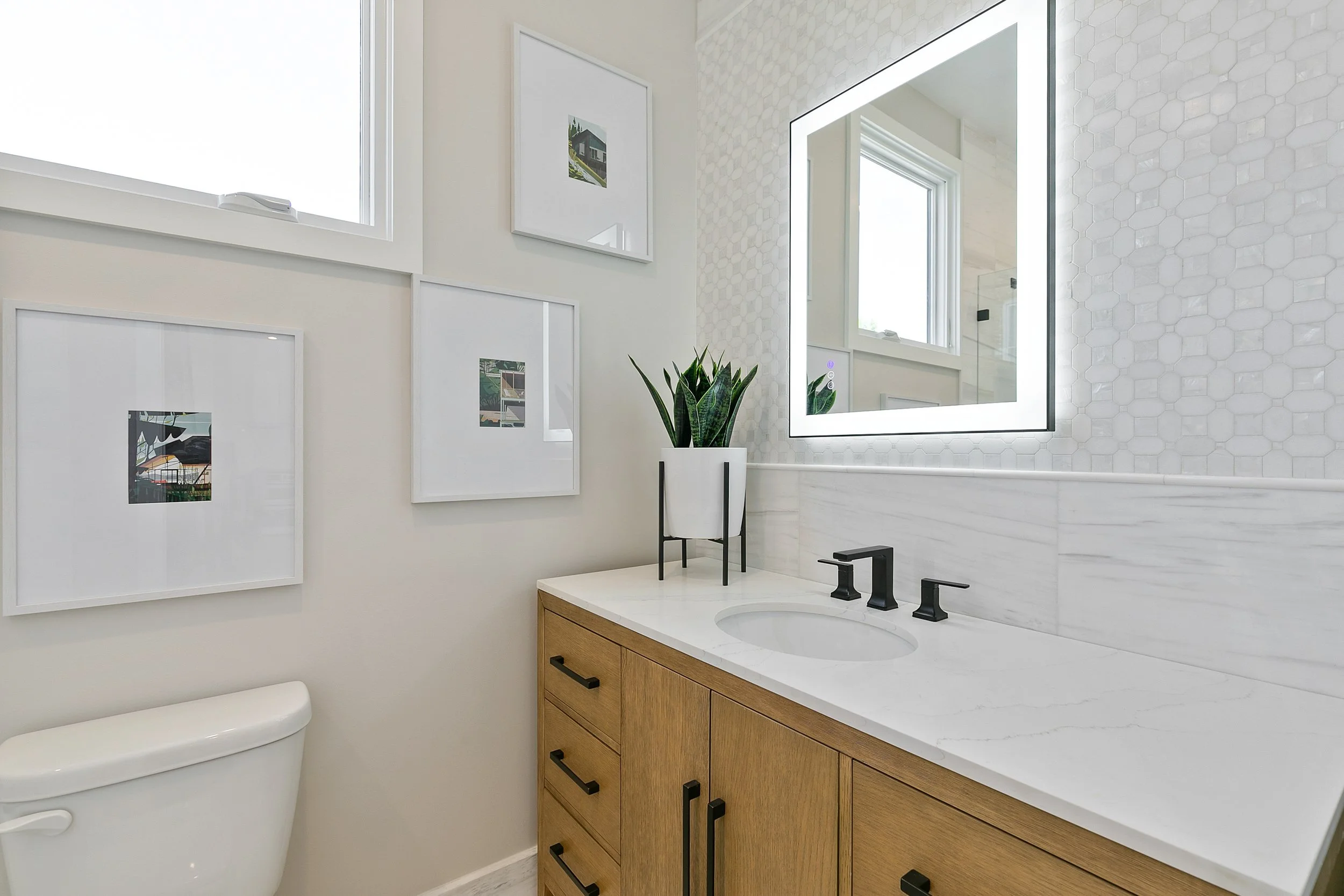 2 N Brunswick St-Home-Staging-Jsquared-Richmond-VA6.JPG