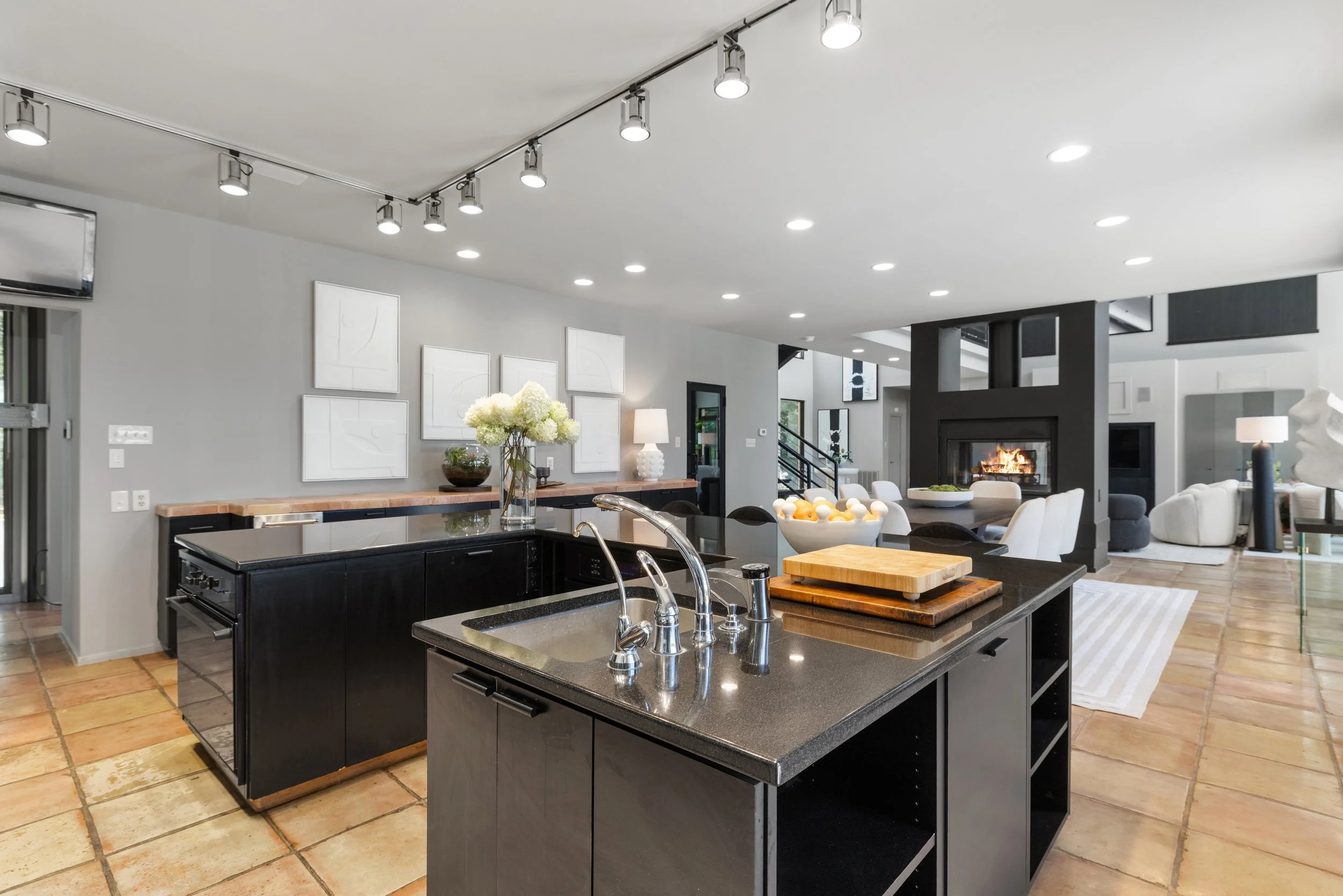 1400-Aqua-Vista-Lane-Luxury-Home-Staging-Jsquared-Richmond-VA44.jpg