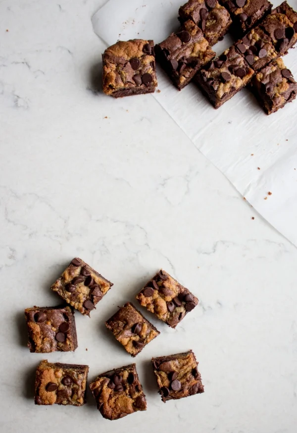 peanut butter swirl brownies-10.jpg