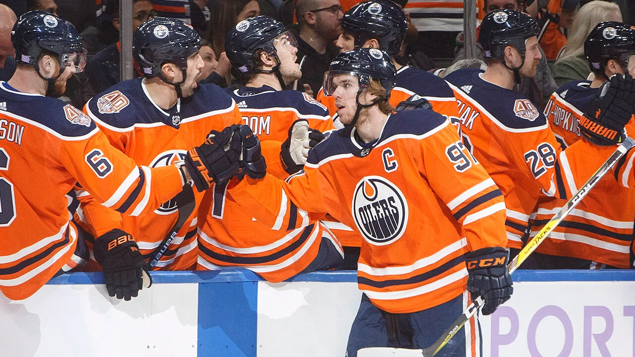 HOCKEY IS COMING BACK!