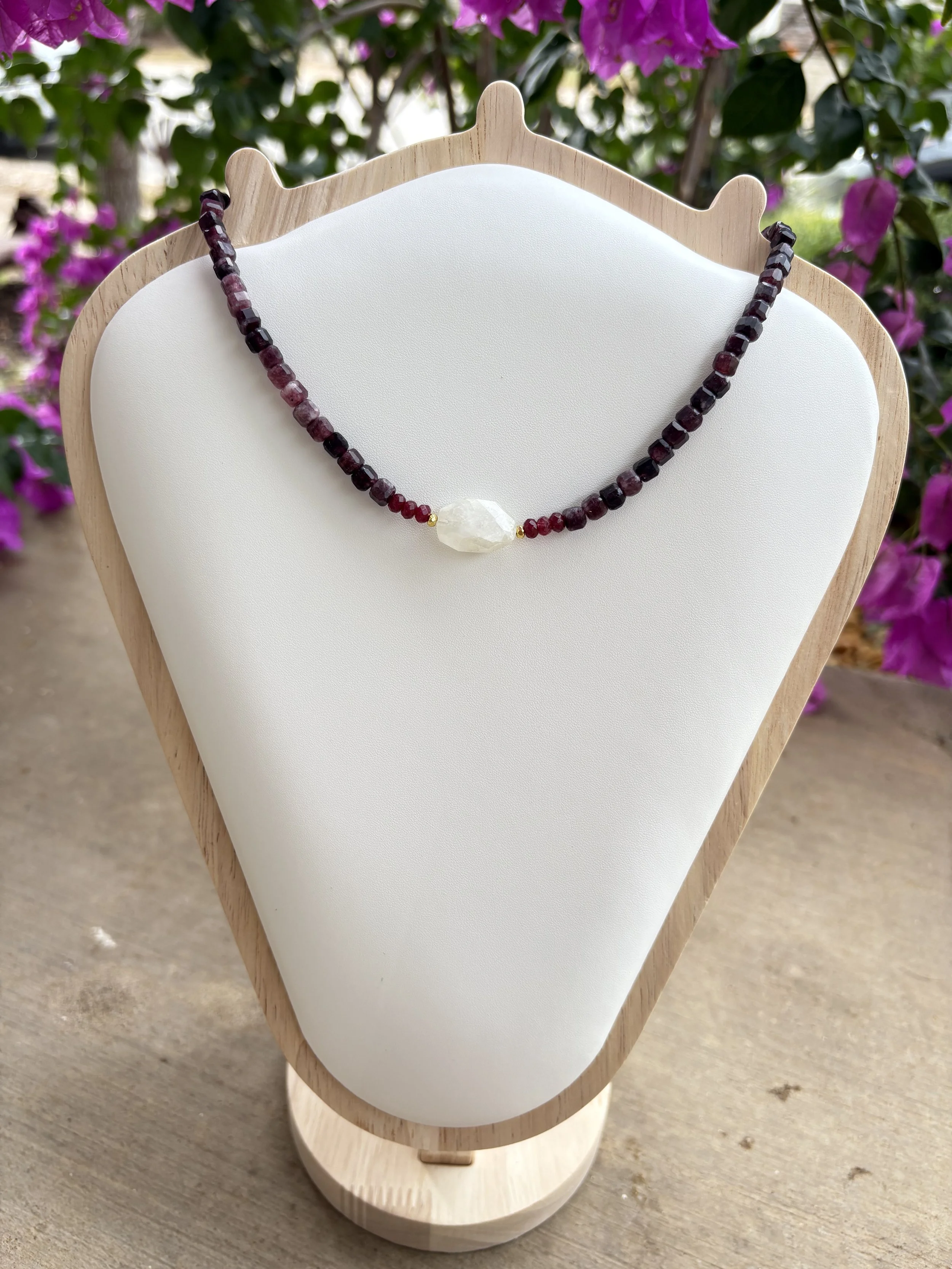 Garnet Choker with Fresh Water Pearl