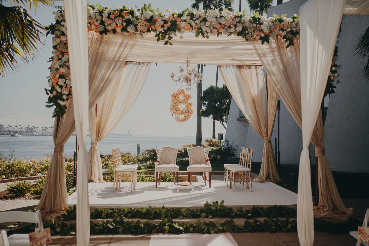 2 garden-inspired-wedding-altar.jpg