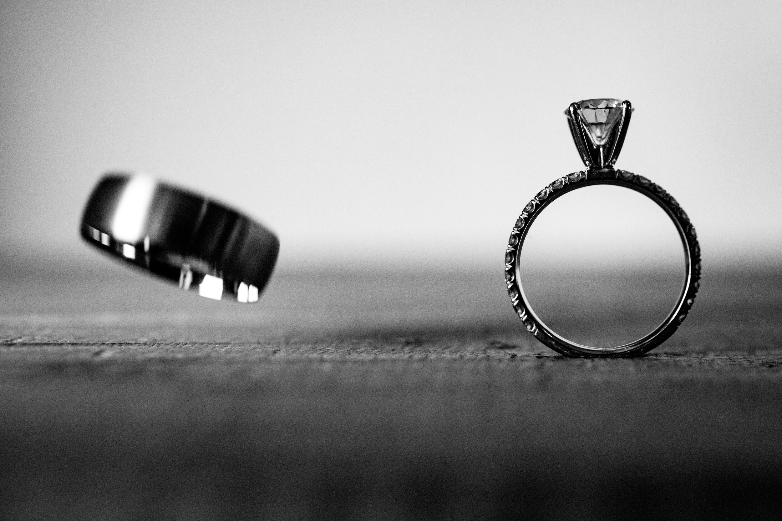 Wedding-Rings-Detail-Shots-Matei-Horvath.jpg