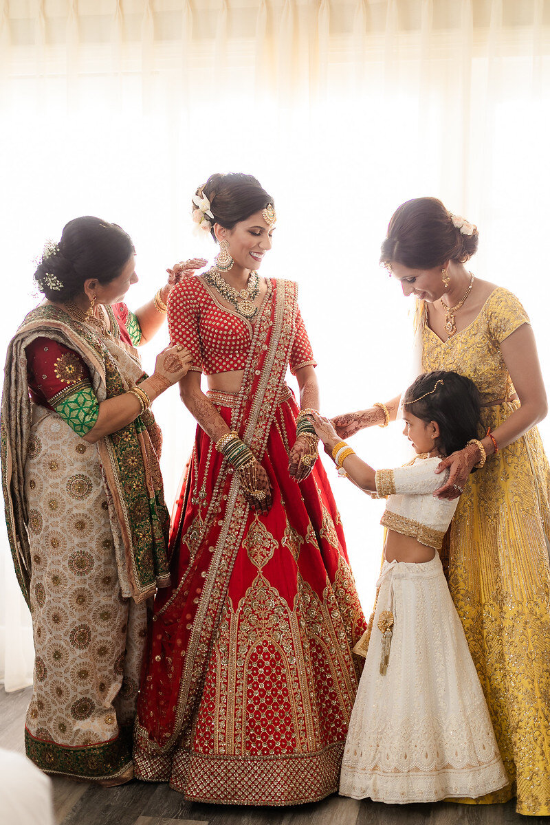 Dhwani-Brides-Getting-Ready.jpg