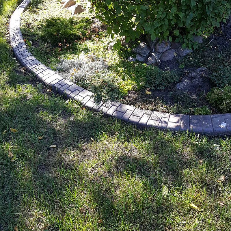 Wetaskiwin-landscape-supply__0026_kwik kerb example.jpg