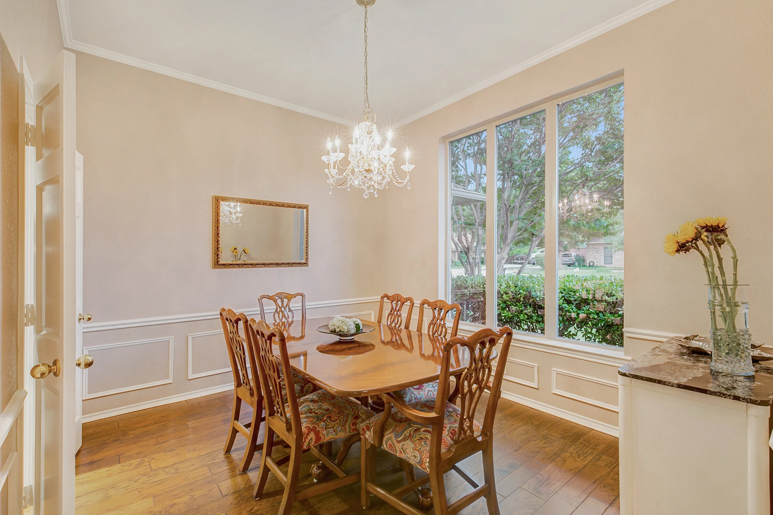 07_605_Briarglen_Drive7.jpg