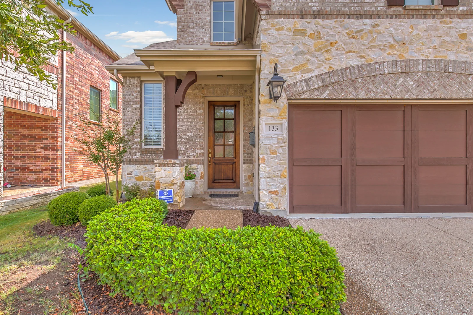 03_133_Westminster_Drive3_mls.jpg