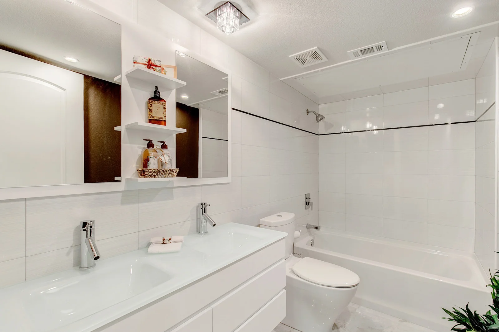 25_7418_Fair_Oaks_Avenue25_mls.jpg