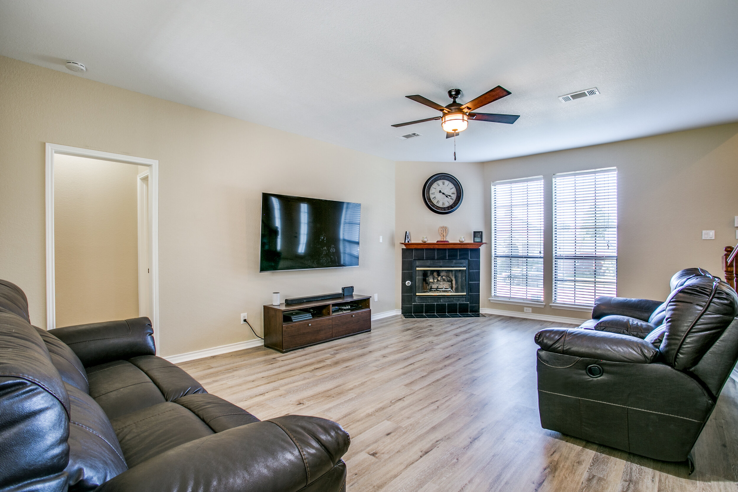 1410-primrose-ln-lewisville-tx-1-High-Res-6.jpg