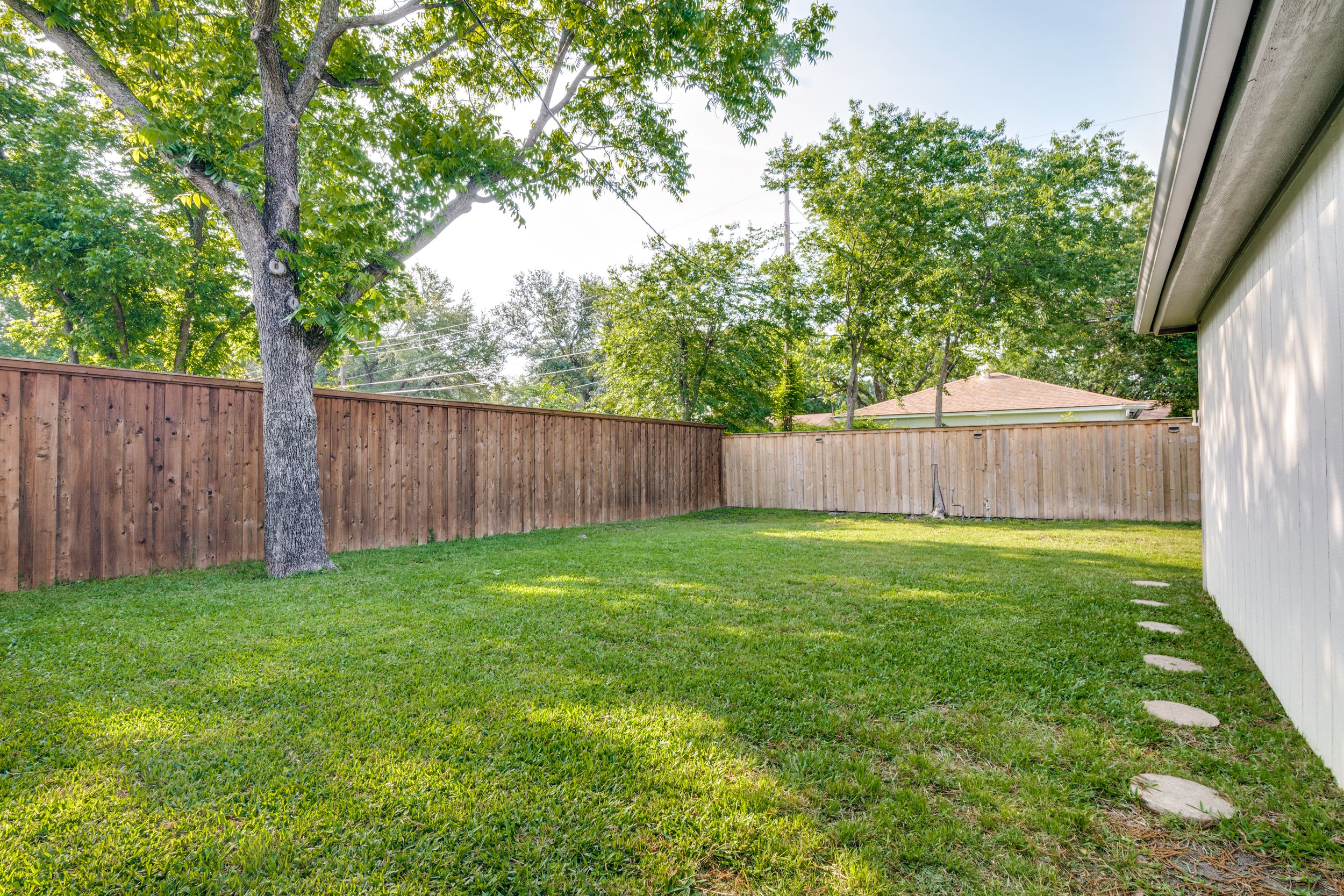 2316-hillsboro-ave-dallas-tx-75228-High-Res-23.jpg