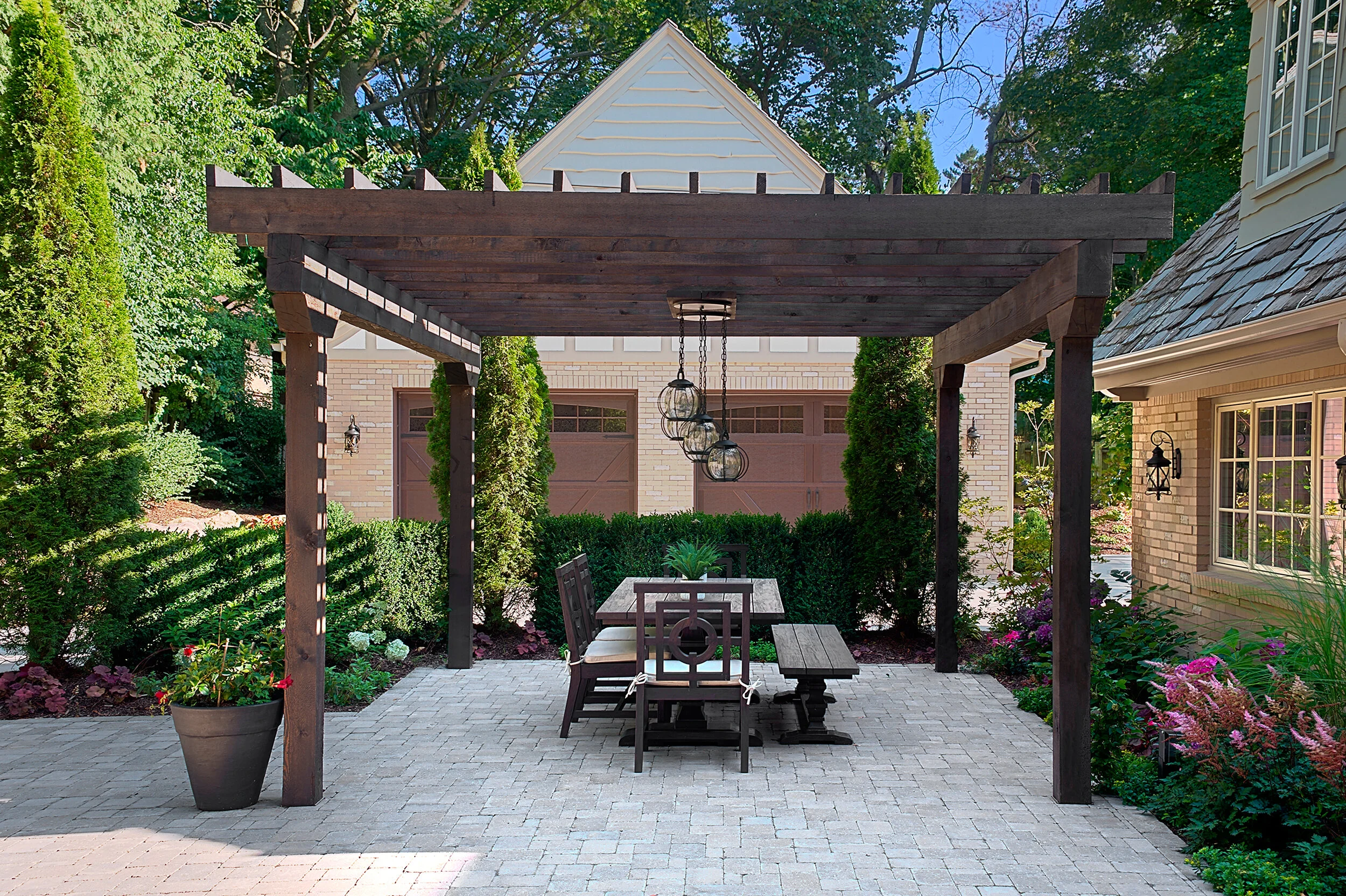 EGR Outdoor Dining Pergola