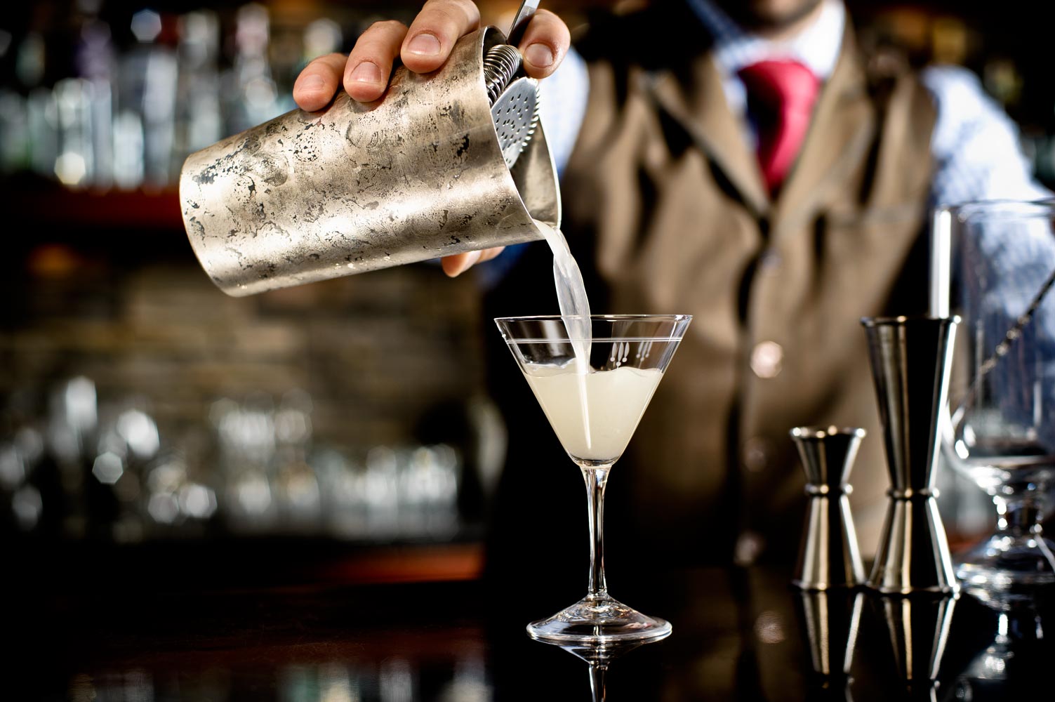 cocktail-pour.jpg