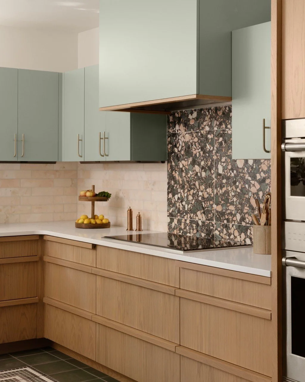 Two tones, zero regrets. This kitchen&rsquo;s got range &mdash; literally and stylistically.

.
.
.
photography: @kyliefitts

#atelier #interiordesign #kitchendesign #customkitchen #modernkitchen #warmwoods #colorlover #interiorstyling #timelessdesig