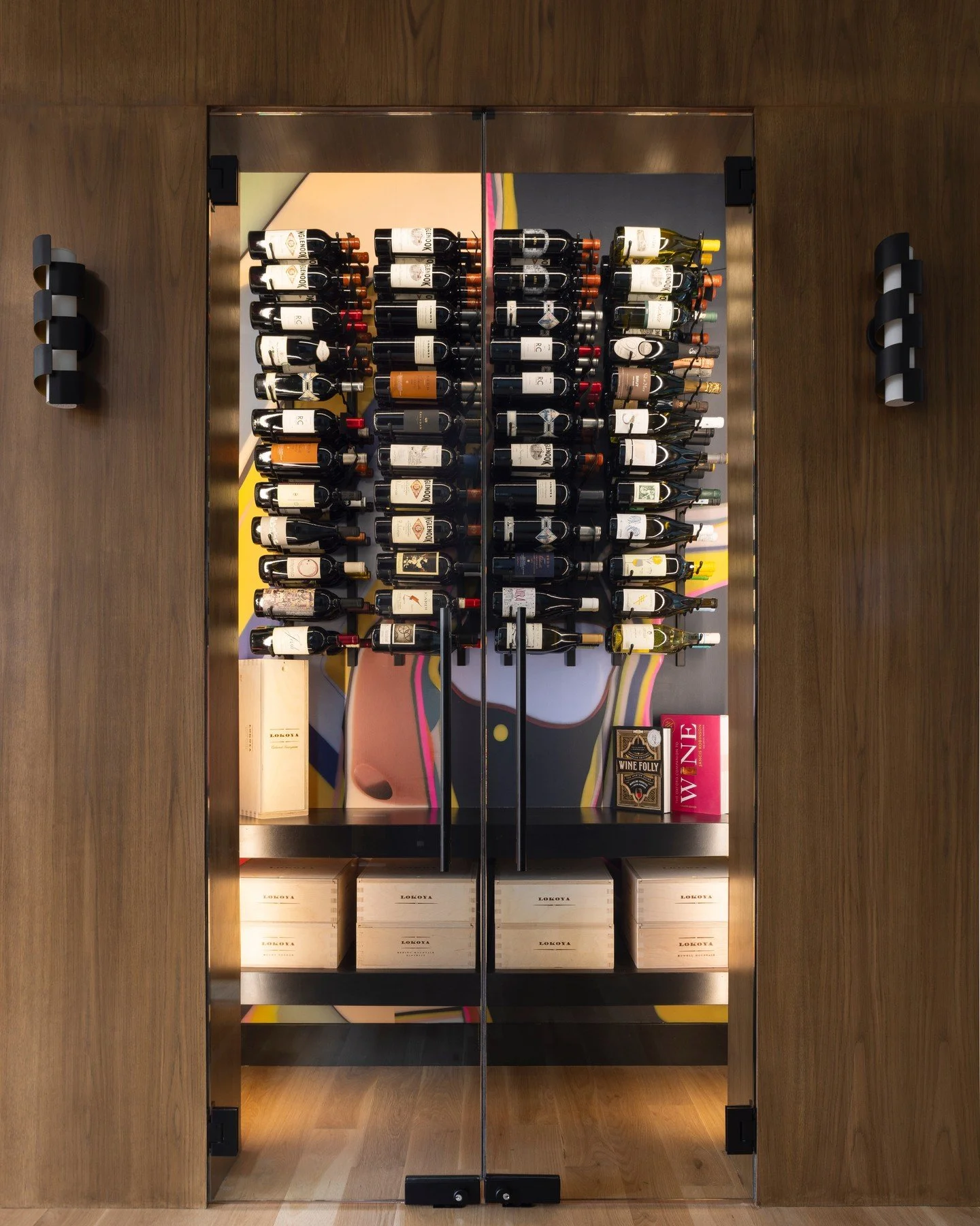 Bars we&rsquo;ve designed over the years, all dressed up and ready for a holiday pour. From moody moments to color-forward corners, consider this your festive cocktail inspiration.

Happy holidays. ❤️🎄

.
.
.
#atelier #interiordesign #bardesign #hom