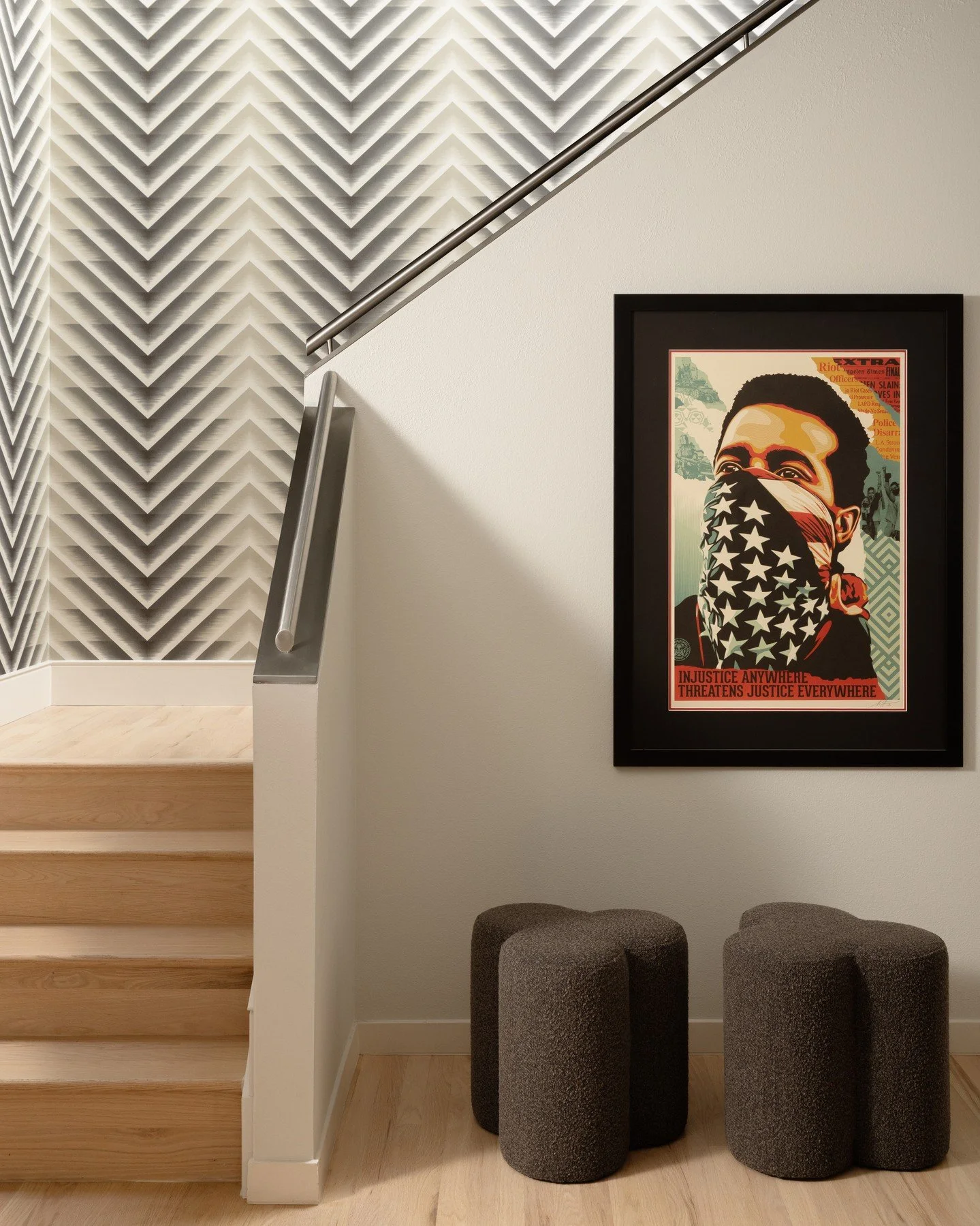 Meet The Linden House.

An exercise in restraint, where clean lines, thoughtful layers, and subtle moments of personality create a space that feels elegant, elevated, and quietly confident. 🤍

.
.
.
photography: @kyliefitts

#atelier #interiordesign