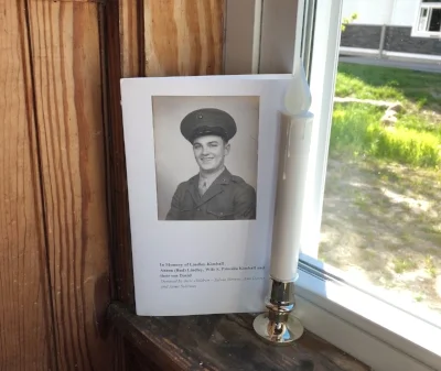 Families who donated windows viewed their brass memorial window plaques and family dedication booklets.