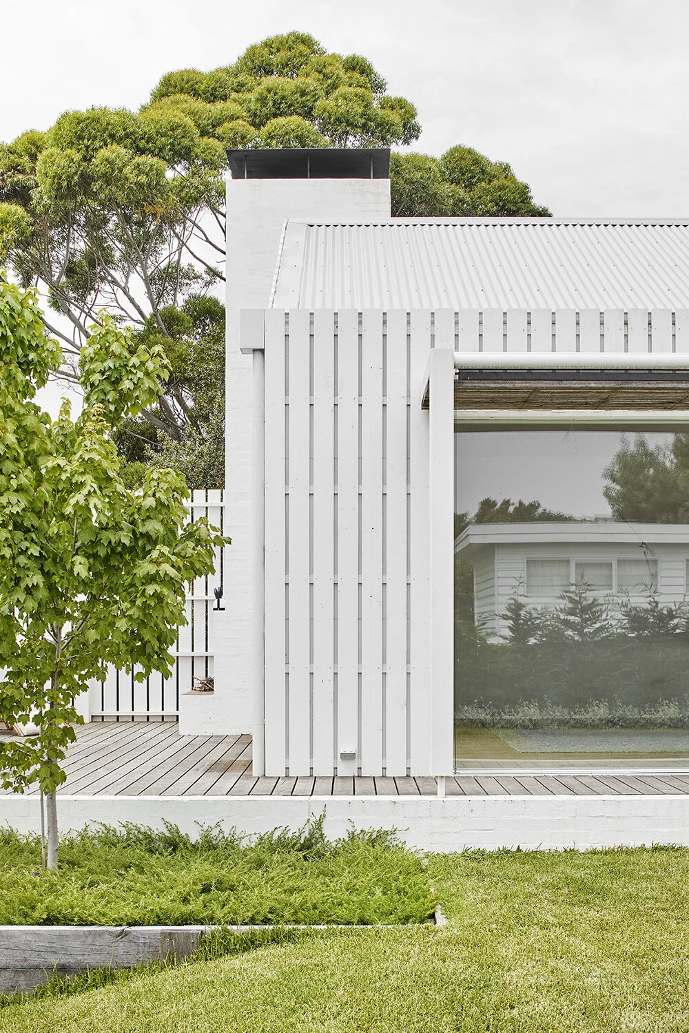 Portsea Peachy Green 02