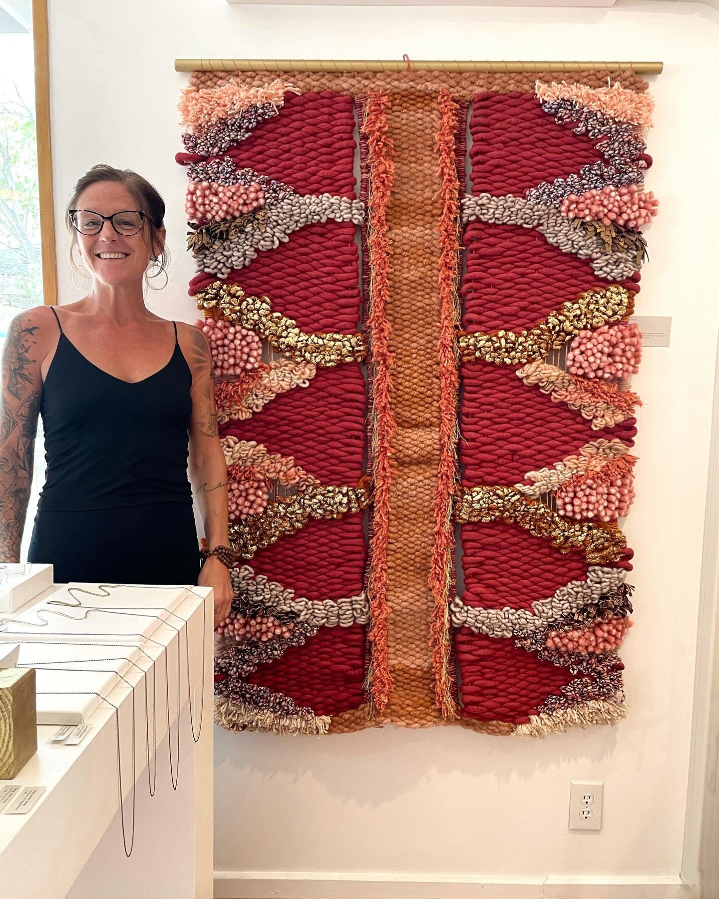 I dropped off &ldquo;Golden Hour&rdquo; to @alchemystudiomadrid yesterday, pictured here with the amazing gallery owner @lucybarna.music. I created this weaving last summer but she didn&rsquo;t feel quite finished. I added gold leaf and gold floss to