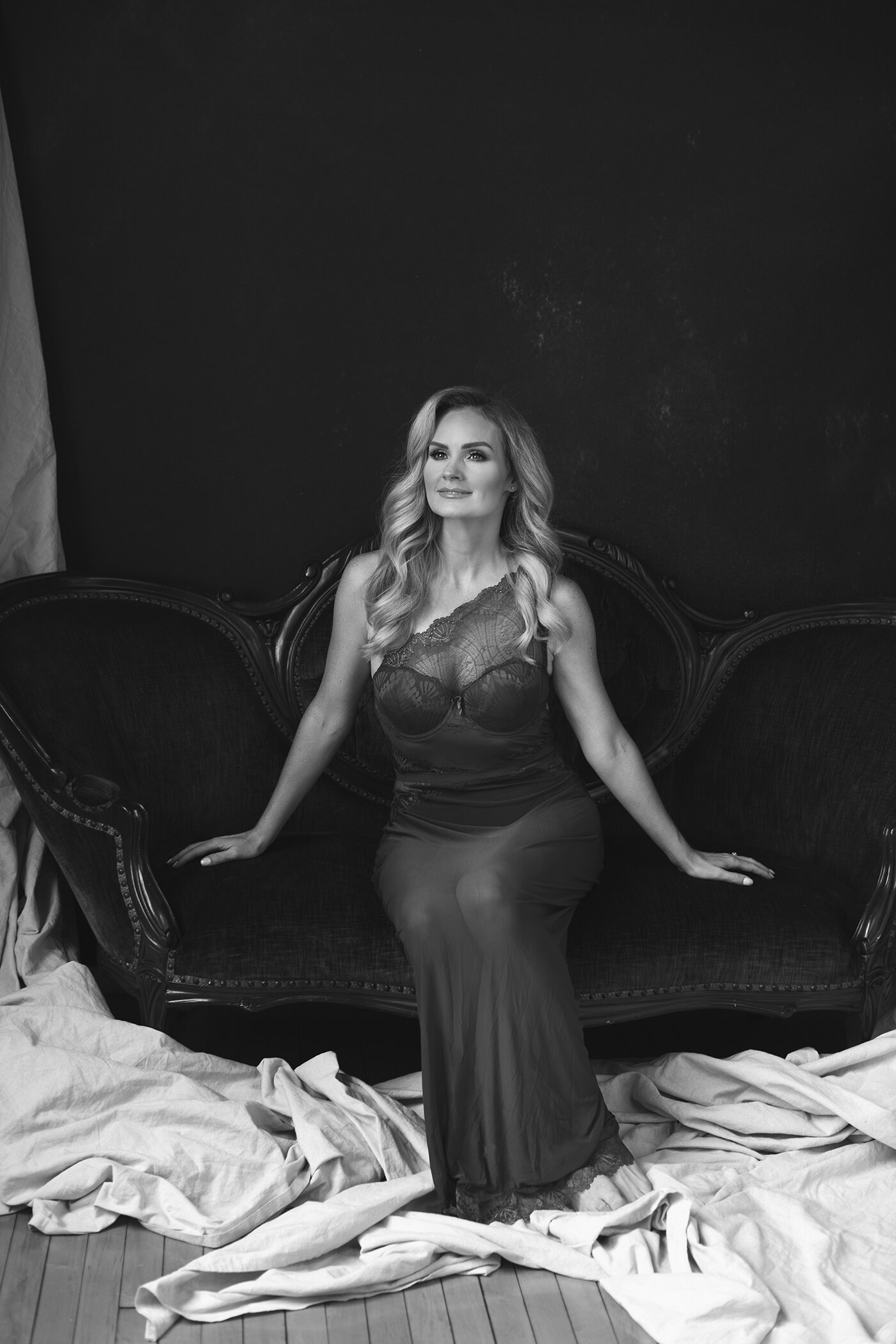 stl_stlouis_glam_makeup_boudoir_portrait.jpg