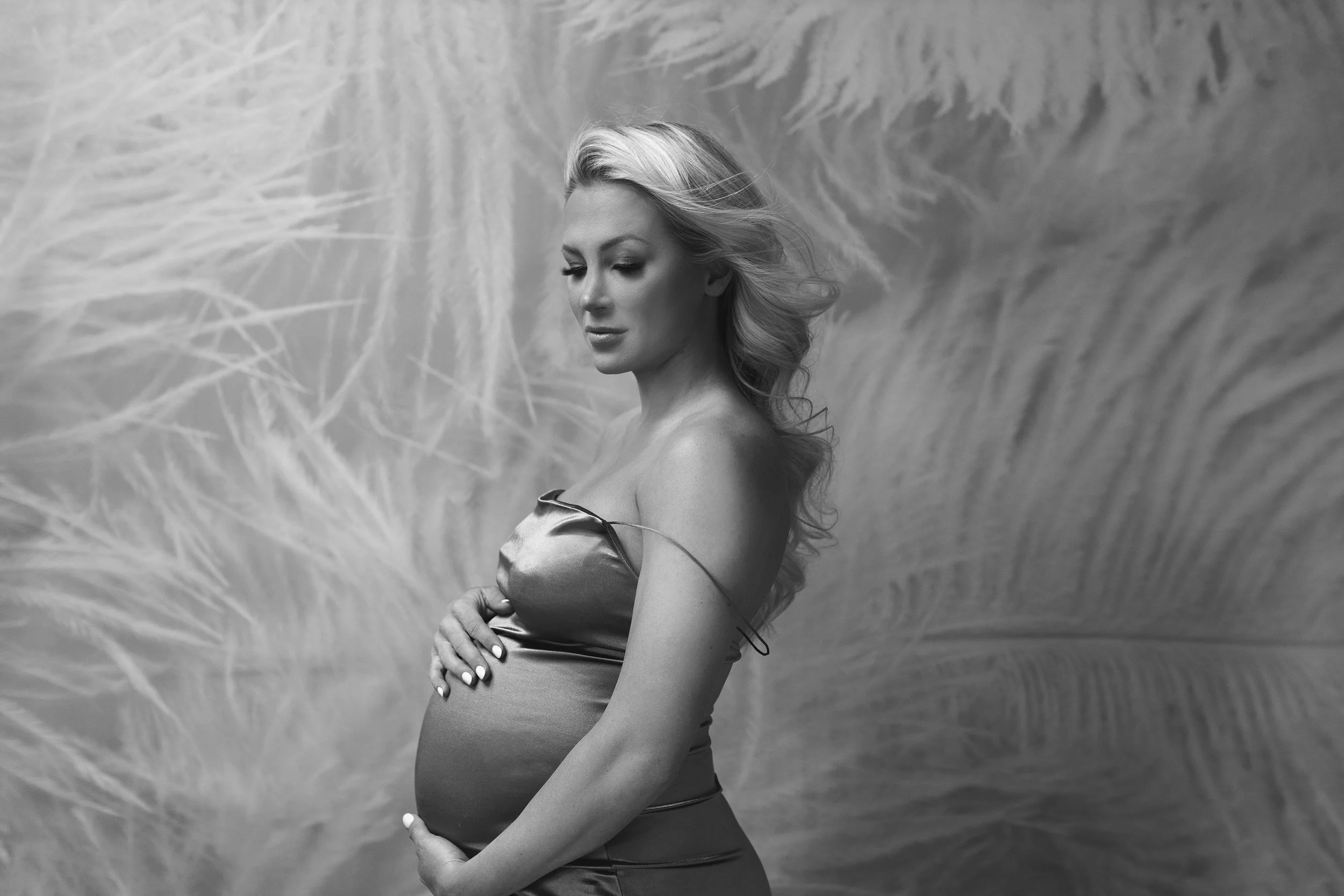 classic_maternity_motherhood_photography_stl.jpg