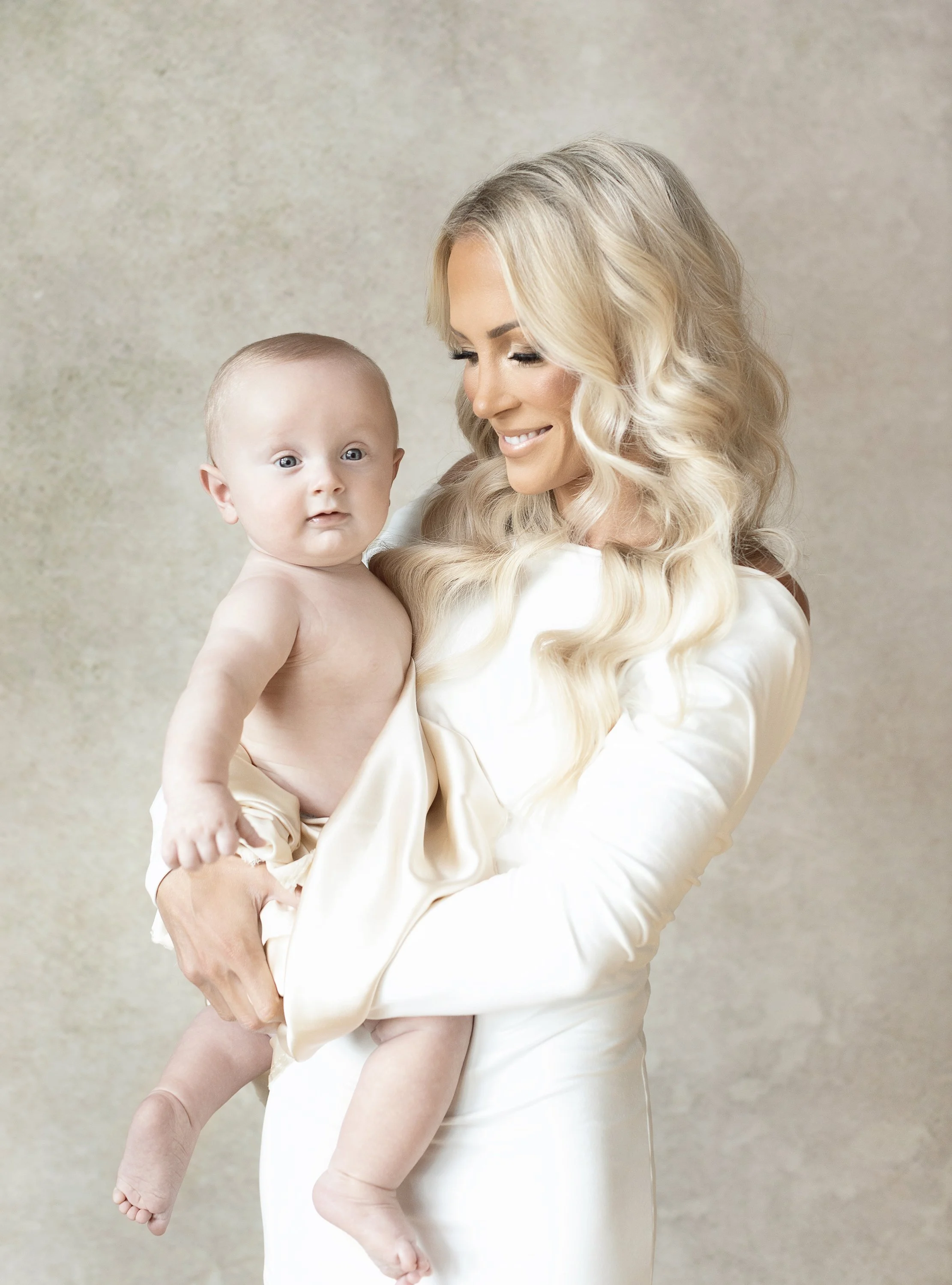 stl_photographer_motherhood_studio.jpg