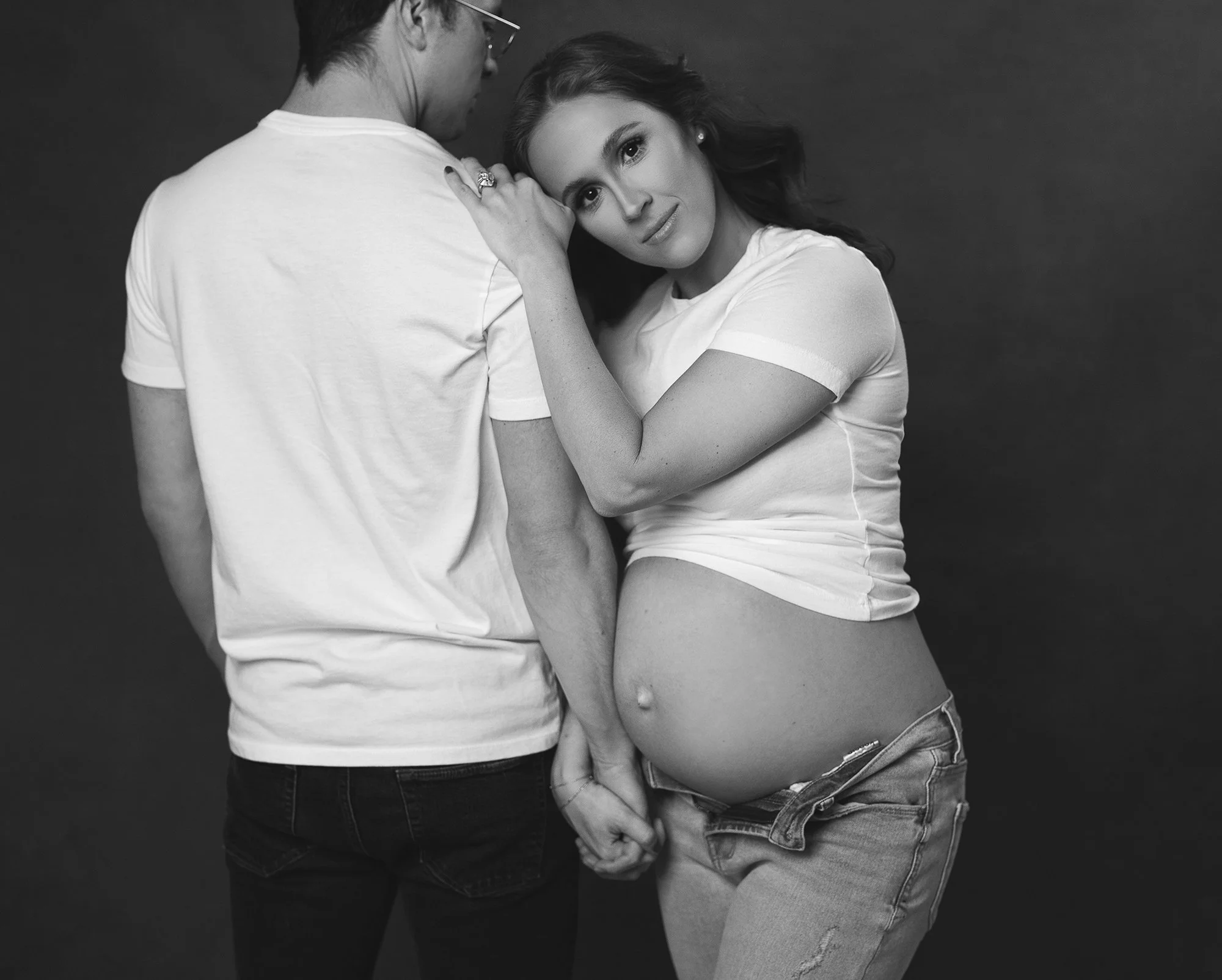 stl_maternity_couples_photography_Studio_pregnancy_photoshoot.jpg