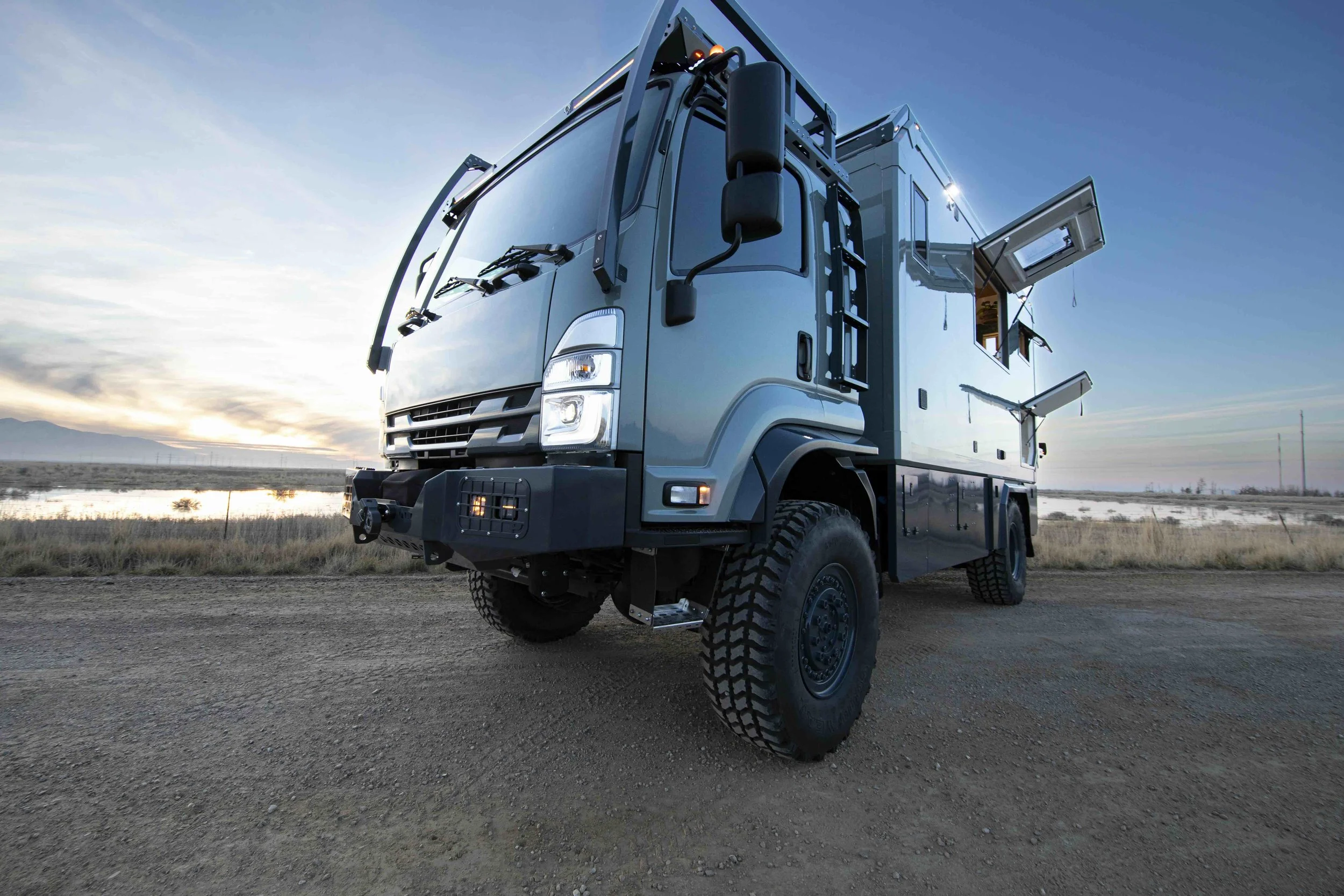 Custom Isuzu Expedition truck