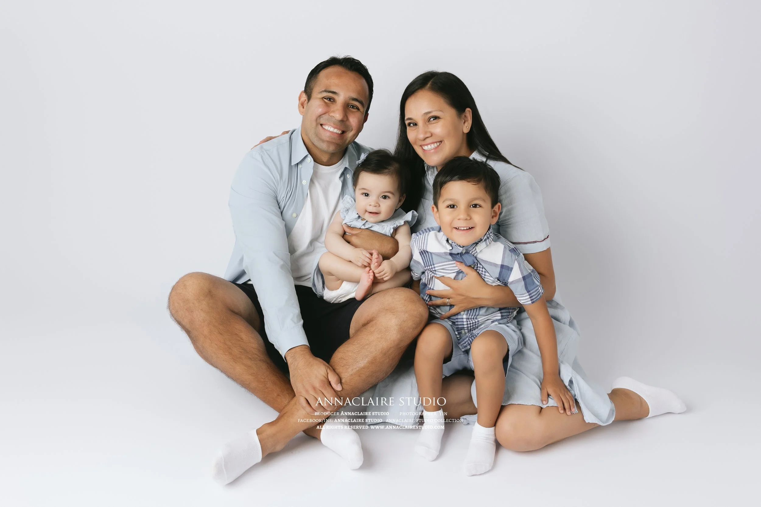 Family photo by annaclaire studio  (5).JPG