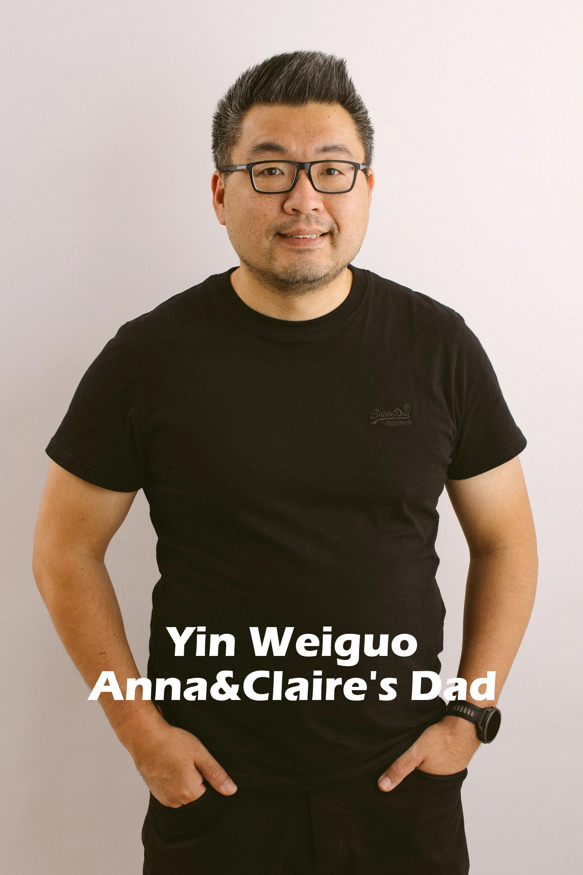 Yin weiguo the photographer.JPG