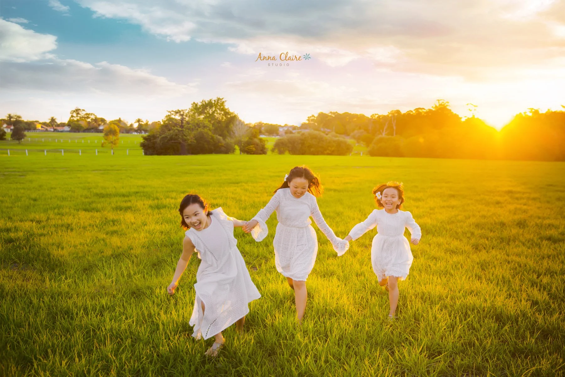 Annaclairestudio.sunset.familyphoto.jpg