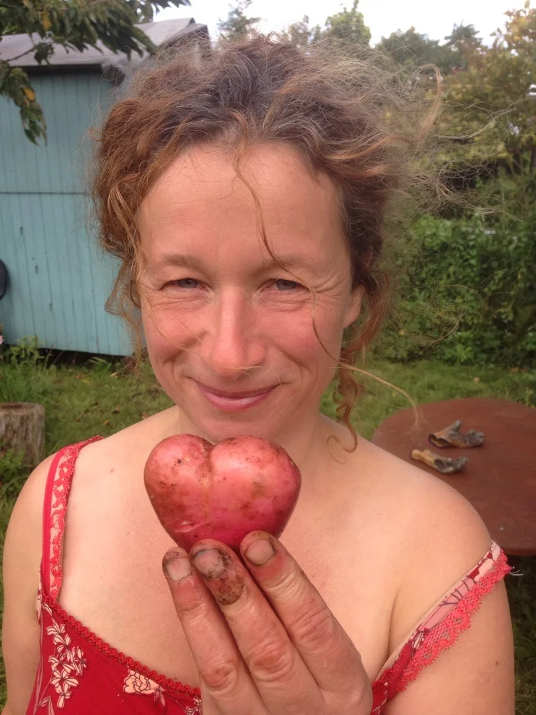 Director Aliona van der Horst / Love is potatoes with a potato full of love from her own Dutch garden