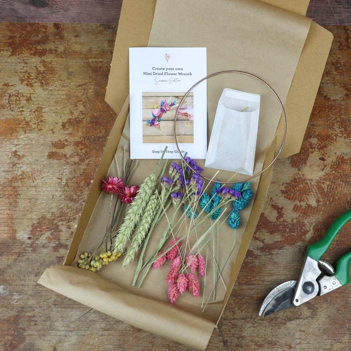 LSF-DIY-Mini-Wreath-Kit-Summer-Edition-1-700px-WEB-1.jpg.webp