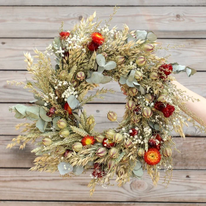 LSF-DIY-Wreath-Kit-Winter-Edition-Made-up-6-700px-web.jpg.webp