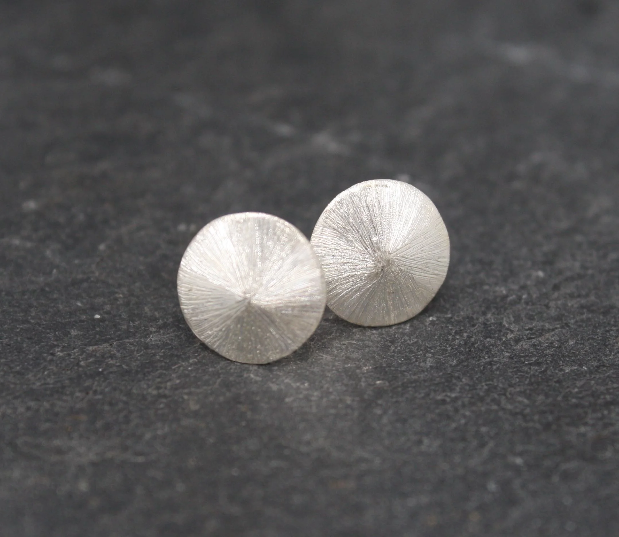 Cone studs