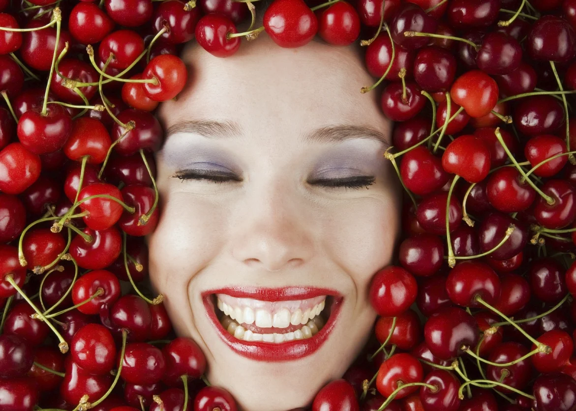 CherryGirl-iStock_000010360586Medium.jpg