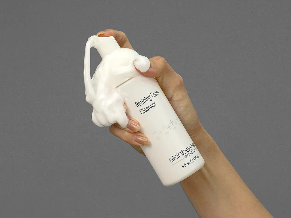 Refining_Foam_Cleanser_1.webp