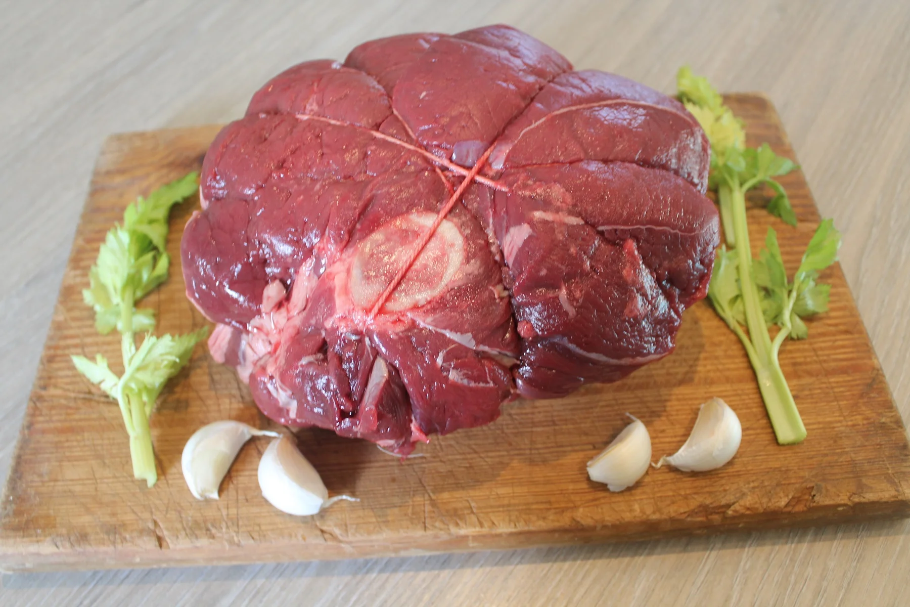 Bone-In Haunch Roast (2kg)