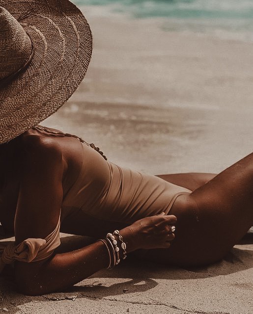50 SHADES OF TAN ☀️

I nostri prodotti solari non sono solo una protezione dalla luce del sole, sono un abbraccio di cura e amore per la tua pelle. 🫶🏻

Con ingredienti naturali e formulazioni avanzate, ti offrono una difesa affidabile contro i dann