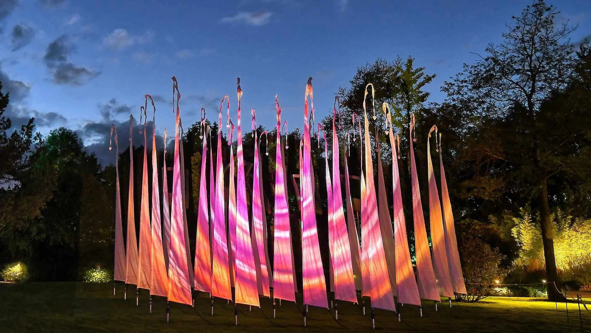 Aktion: Illumination – Lichtzauber im Park der Gärten