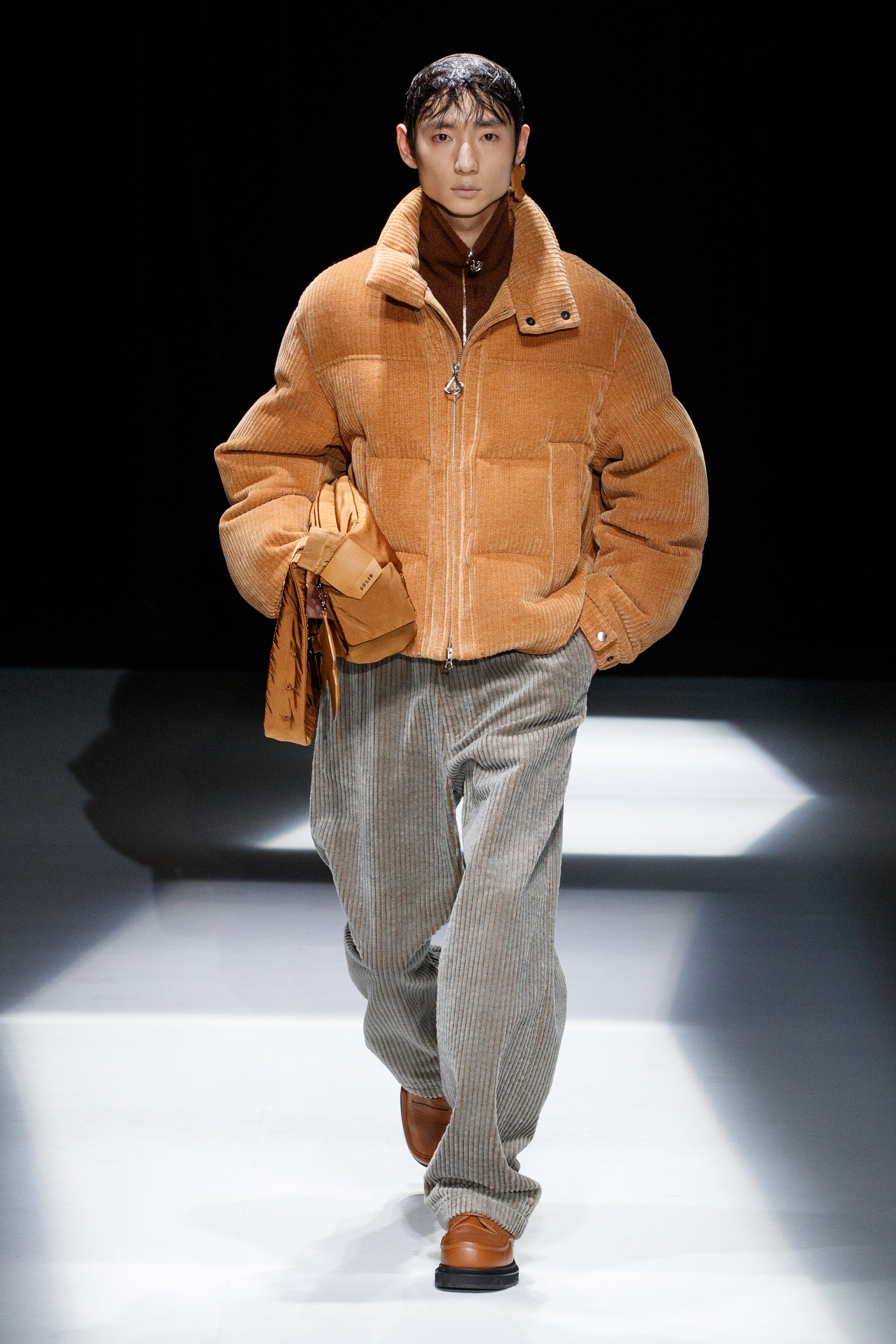 Kolor Magazine Solid_Homme_fw23_runway_press_look16.jpg