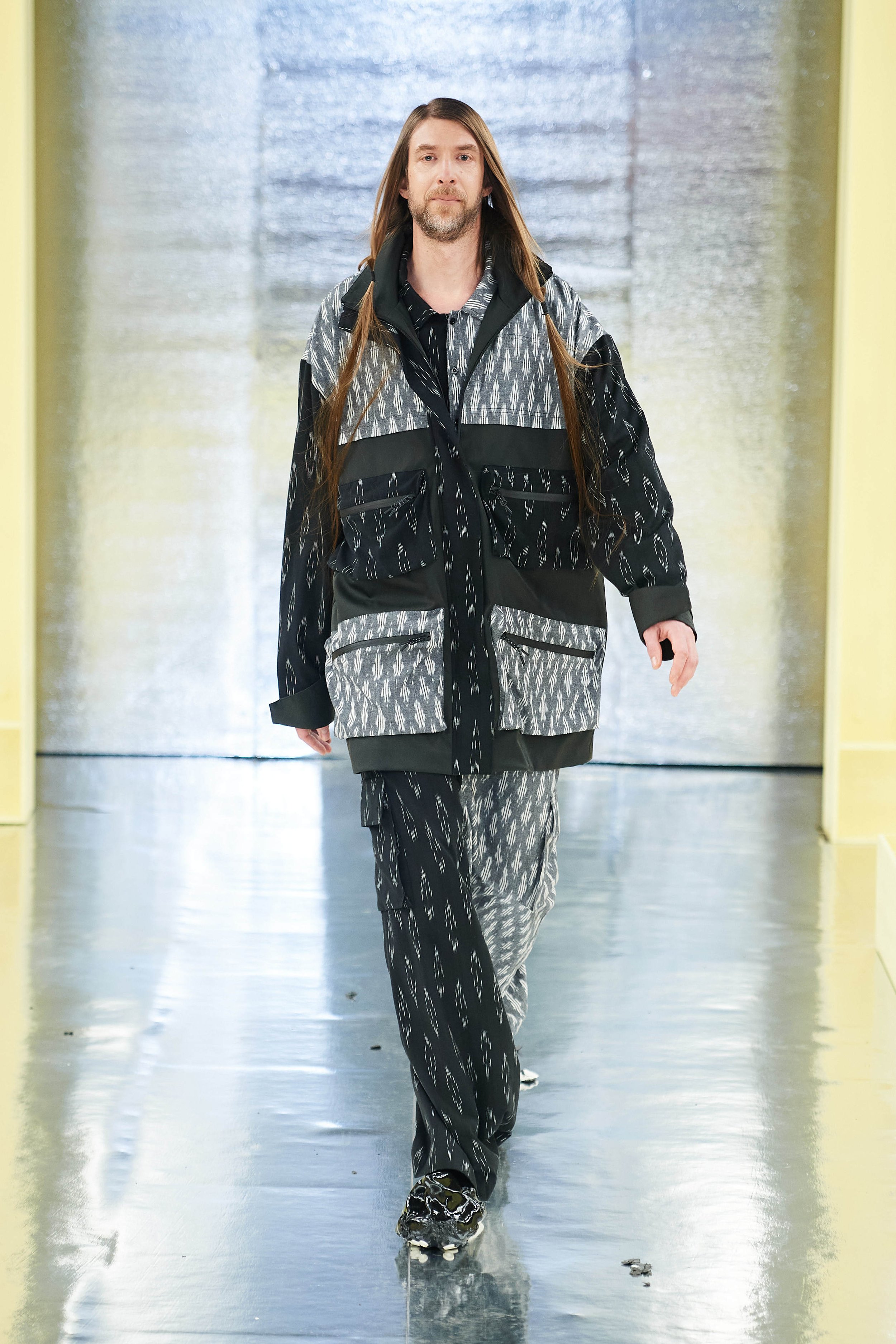 Kolor Magazine AW23-Copenhagen-Fashion-Week-Stamm-Runway-2-3-James-Cochrane-17.jpg