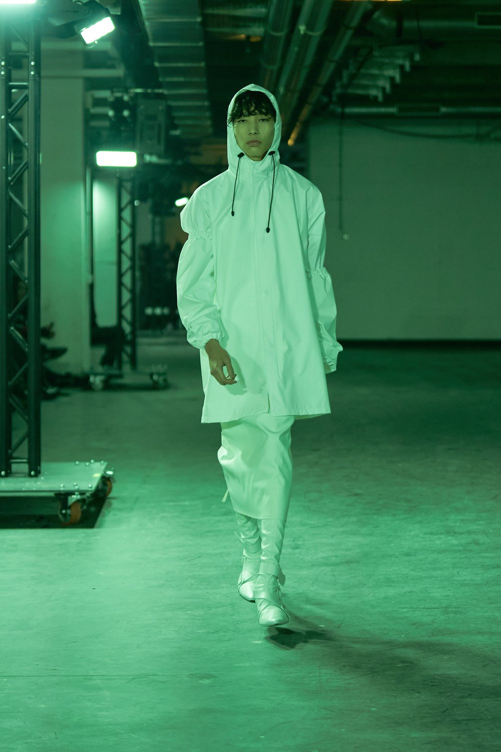 Kolor Magazine 04_AnonymousCLUB_AW24_Runway_by_IoannisPapadakis.jpg