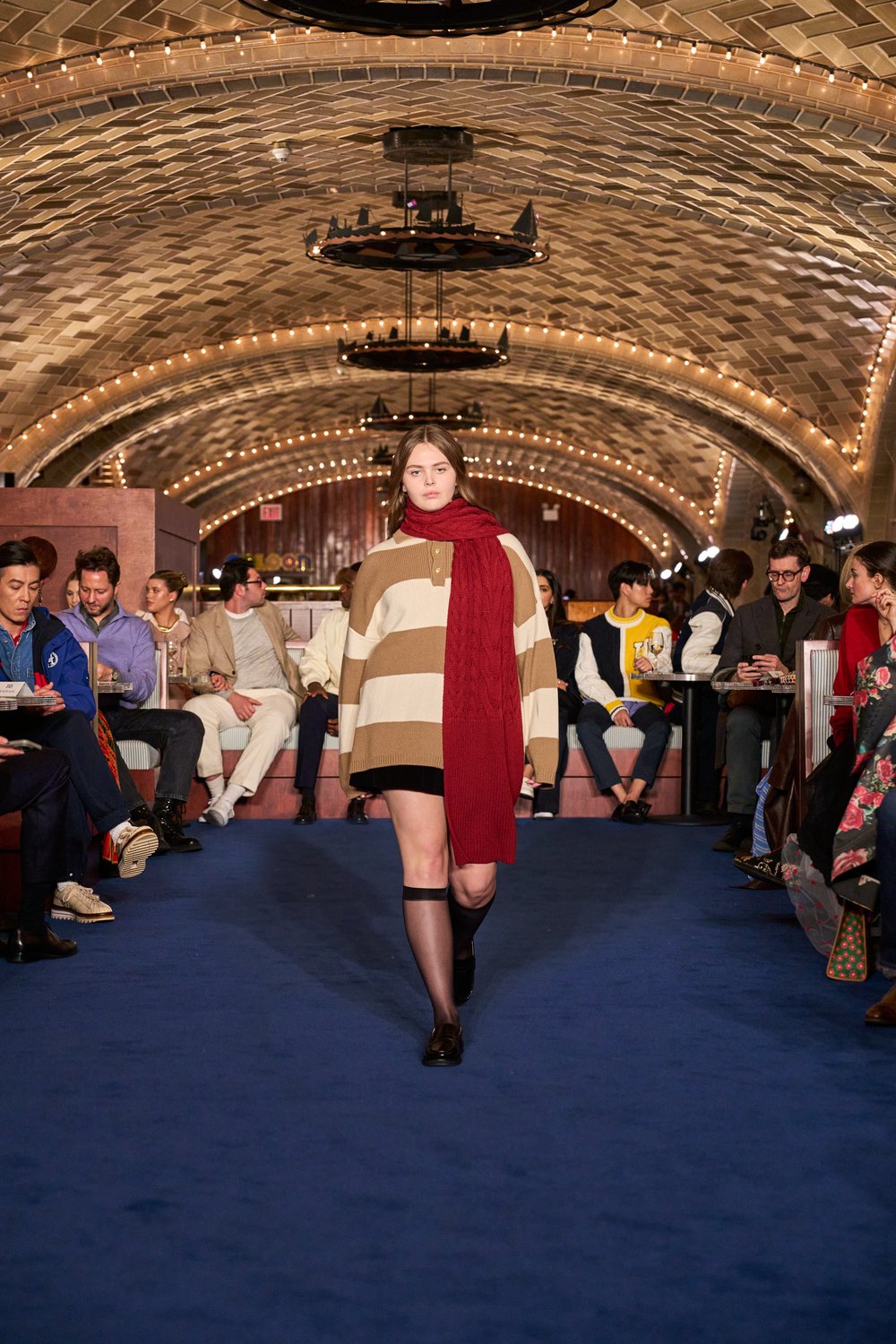 Kolor Magazine Tommy Hilfiger    FW24_NYFW_RUNWAYFULLLOOK_P6_030.jpg