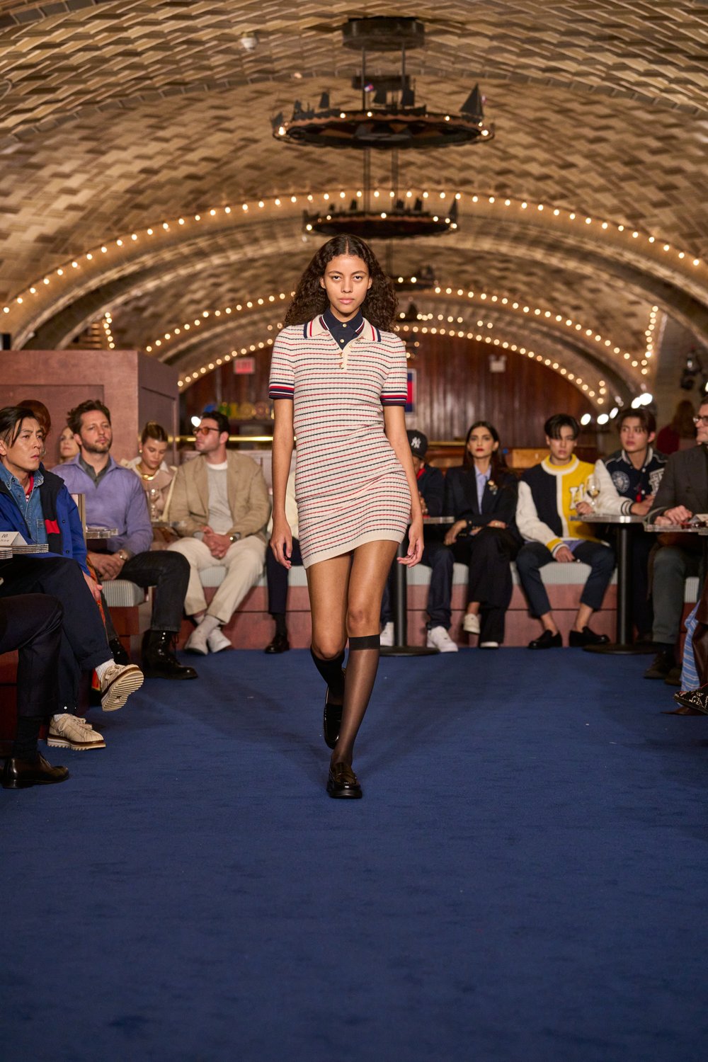 Kolor Magazine Tommy Hilfiger    FW24_NYFW_RUNWAYFULLLOOK_P6_048.jpg