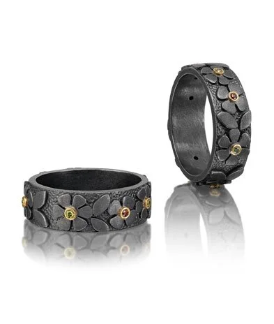 GK_square_space_393x464ring2.jpg